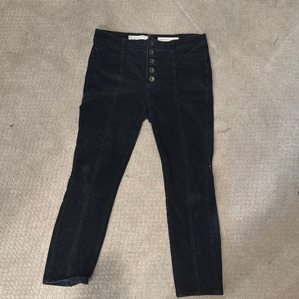 Pilcro Black Ankle Cropped Jeans Modern Style